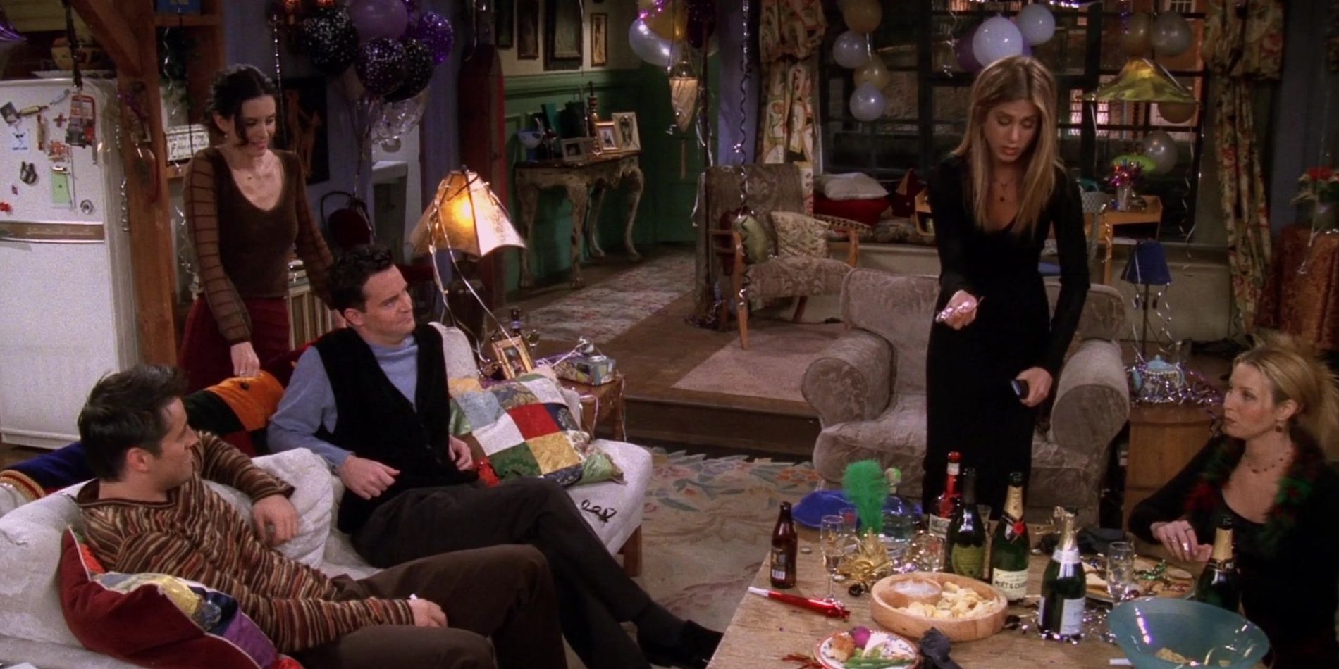 The characters of Friends celebrating New Years Eve 