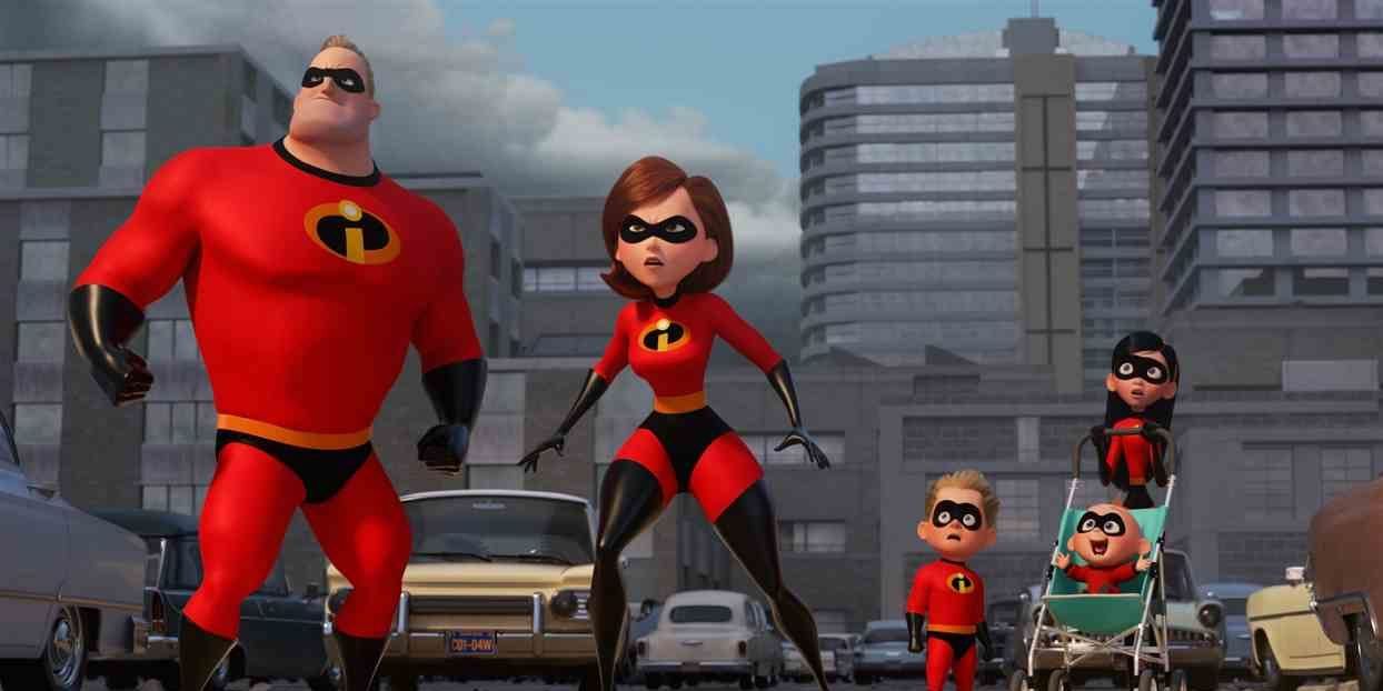 A família Parr em seus supersuits em Os Incríveis 2 da Pixar