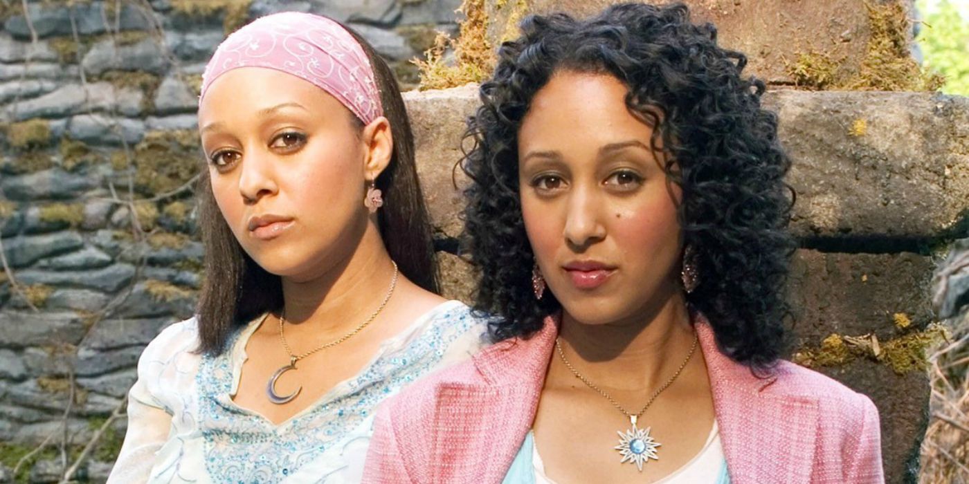 Tian and Tamera Mowry in a promotional photo for Twitches