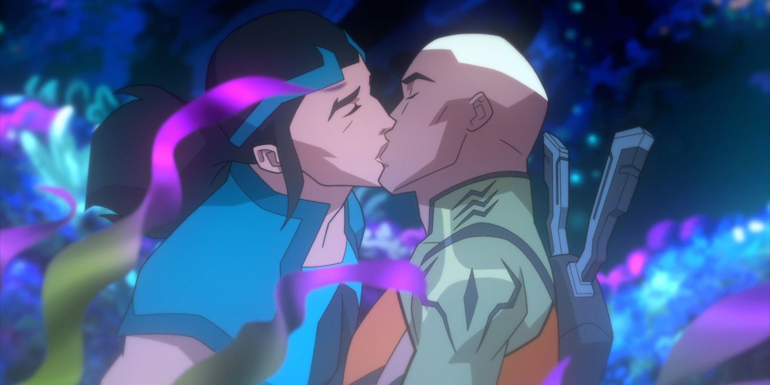 Kaldur and Wynde kissing in Young Justice.