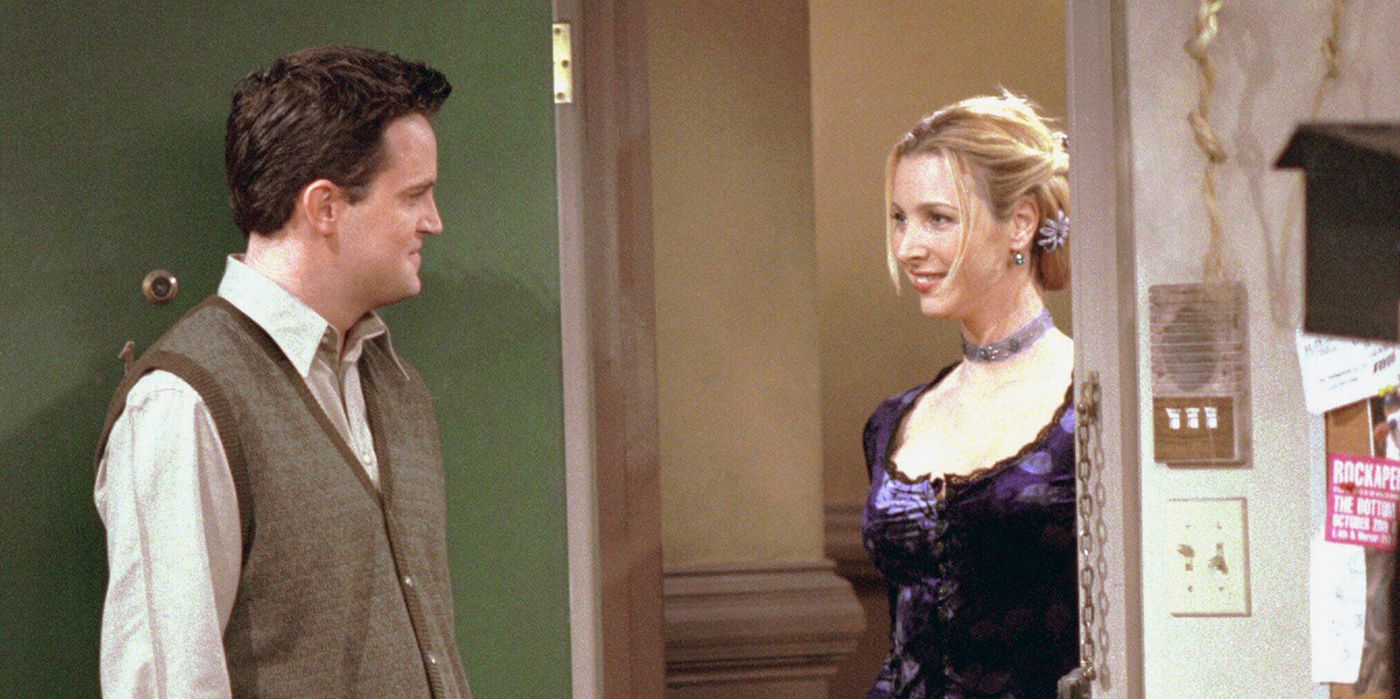 Chandler looks at Phoebe in the doorway