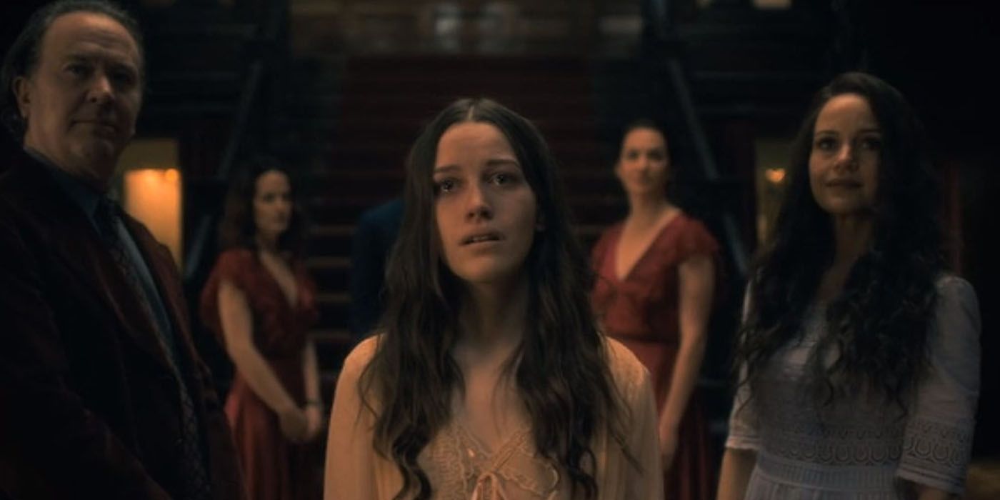Nell's ghost visits her family in haunting of hill house