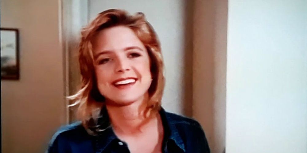 Alison smiling on Melrose Place