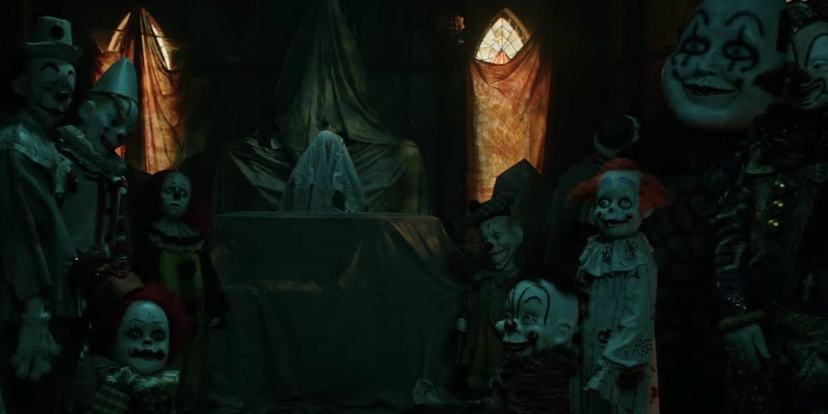 Pennywise in IT Chapter One