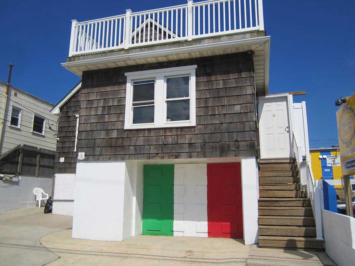 https://jerseydigs.com/mtv-jersey-shore-house-seaside-heights-nj-for-rent/