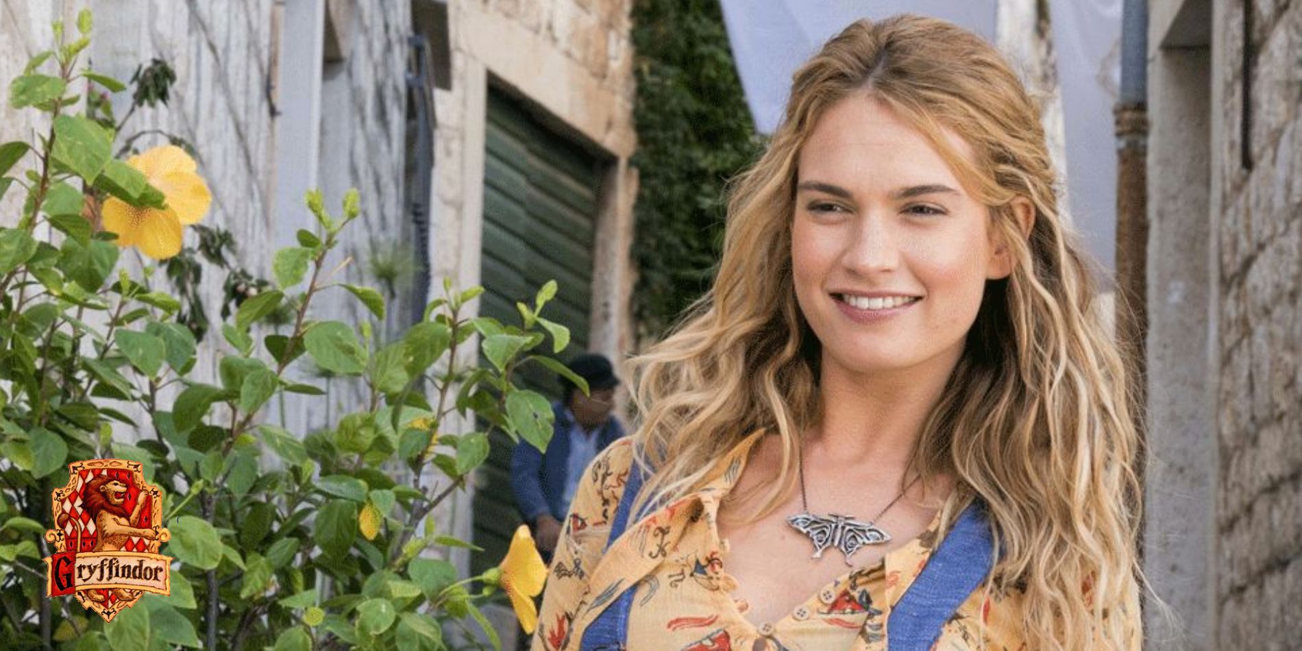 https://static1.srcdn.com/wordpress/wp-content/uploads/2019/08/Lily-James-As-Donne-In-Mamma-Mia-Here-We-Go-Again-Gryffindor.jpg