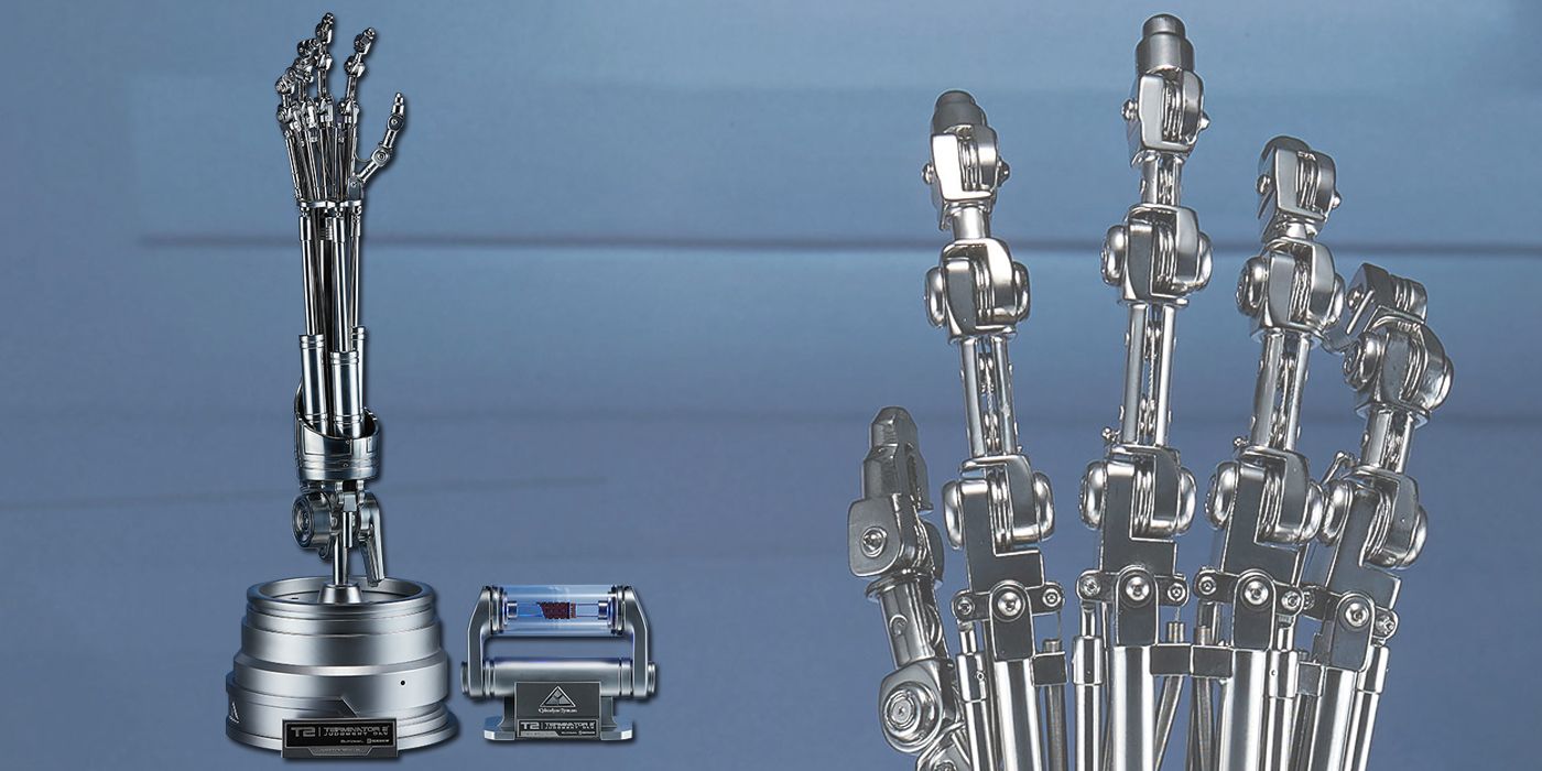 The 10 Best Movie Props/Replicas From Sideshow Collectibles