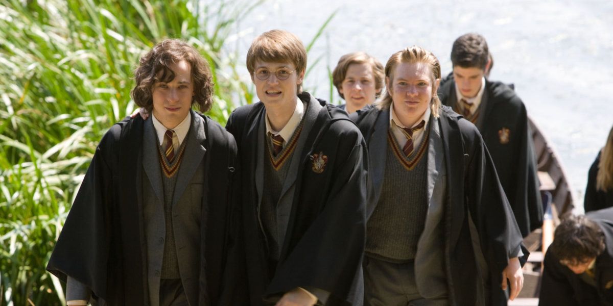 Sirius and James walk across the school grounds when they were young in Harry Potter