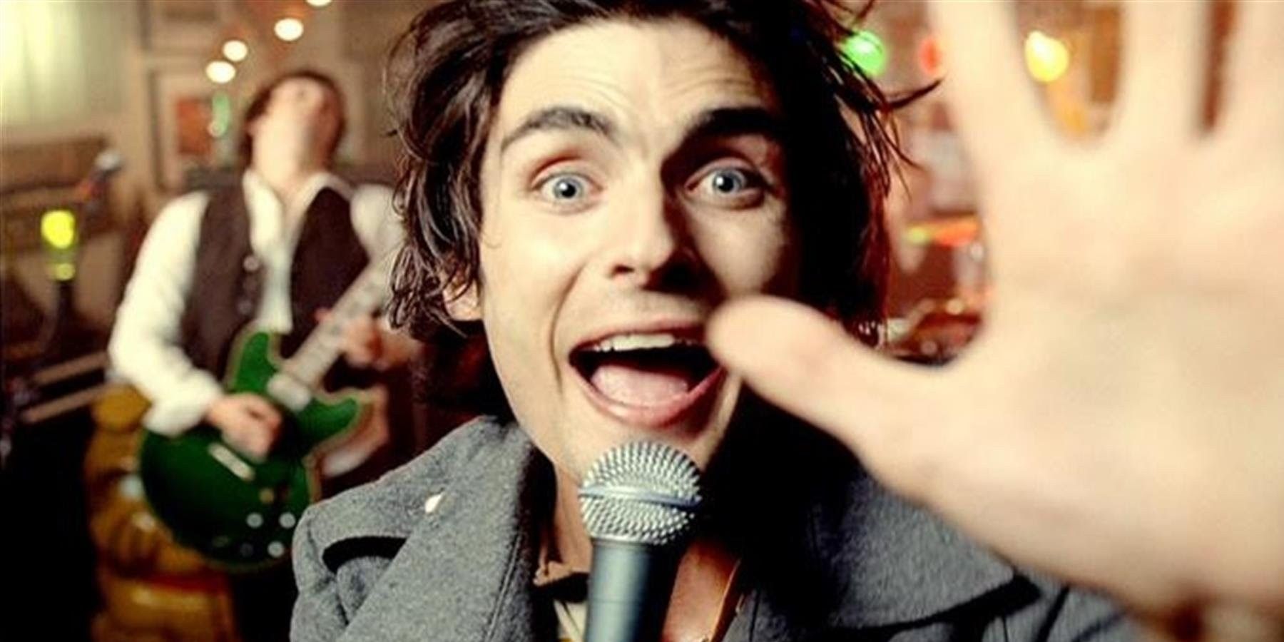 Tyson Ritter in All American Rejects Gives You Hell video