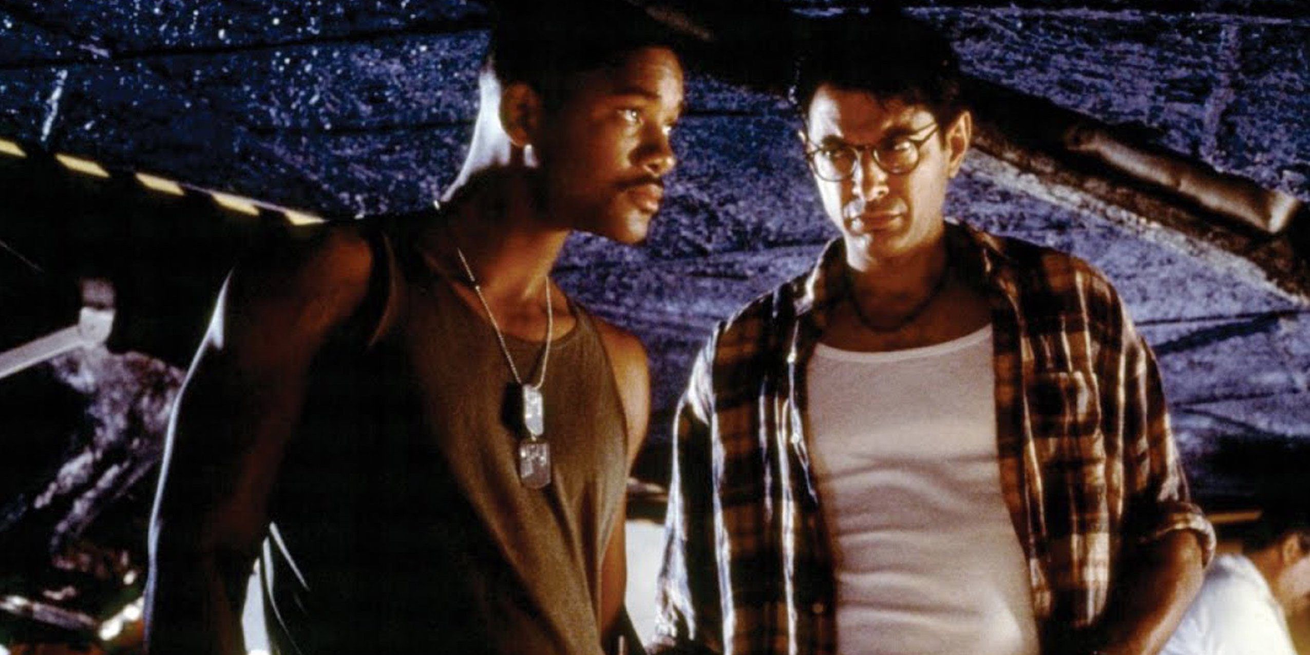 Will Smith talks to Jeff Goldblum in Independence Day