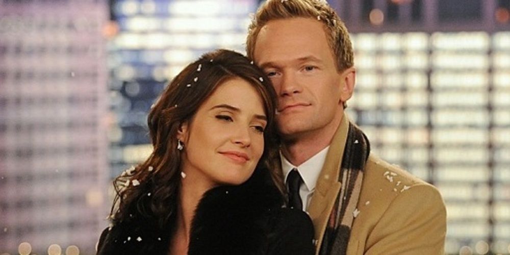 Robin and Barney holding each other in How I Met Your Mother