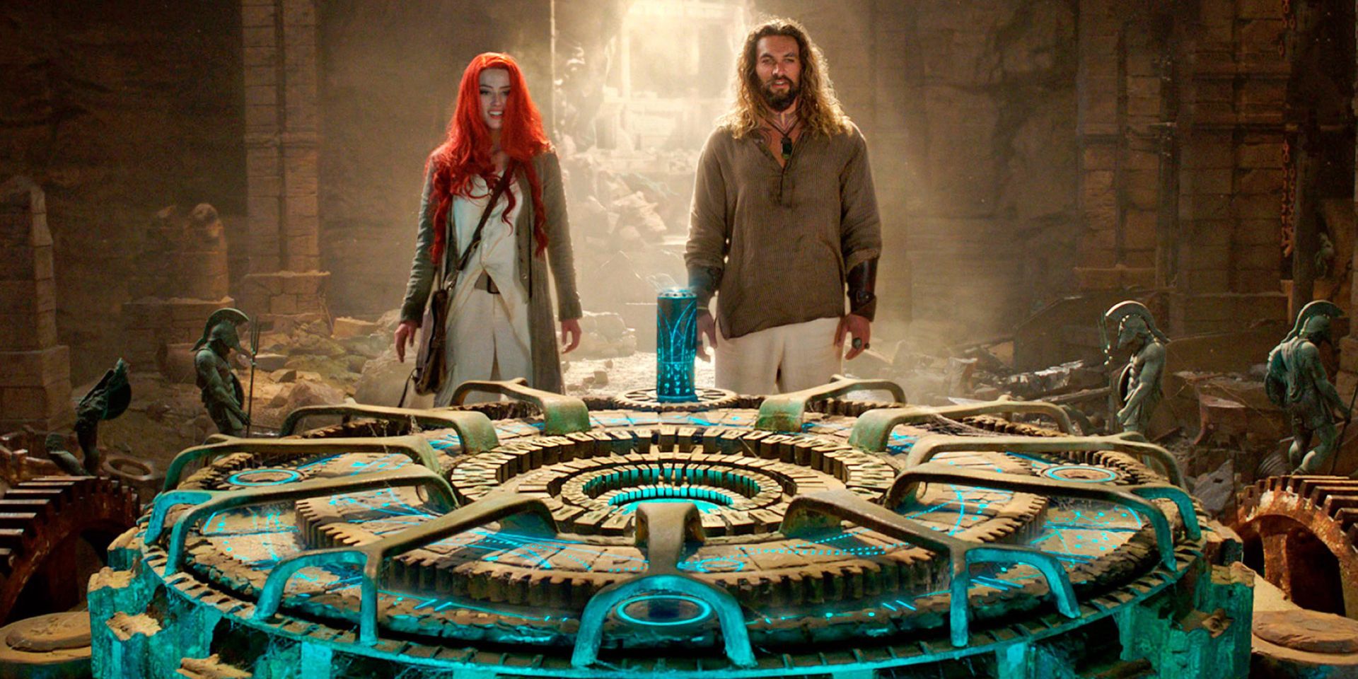 Artha and Mera explore a tomb in Aquaman