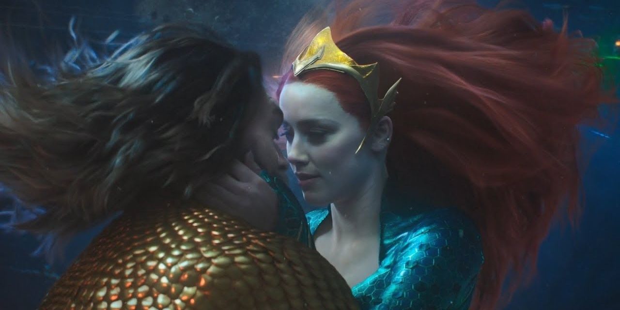 Mera kisses Aquaman