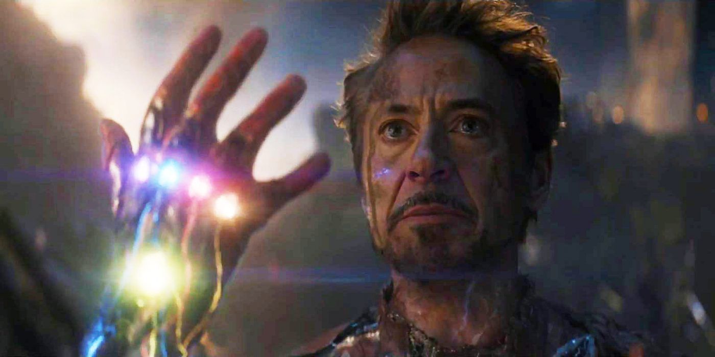 Tony Stark with the infinity gauntlet in Avengers: Endgame