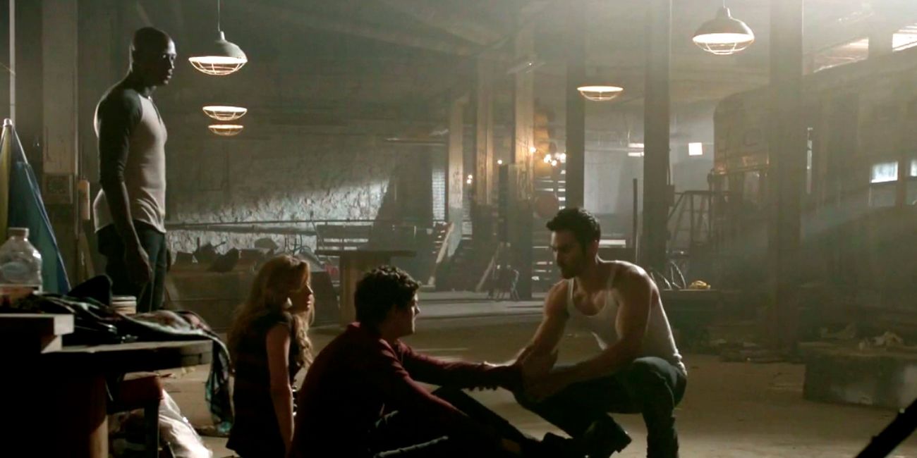 Derek lectures his betas in an abandoned subway station in Teen Wolf season 2