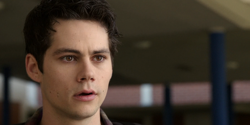 Stiles talking to his friends in Teen Wolf.