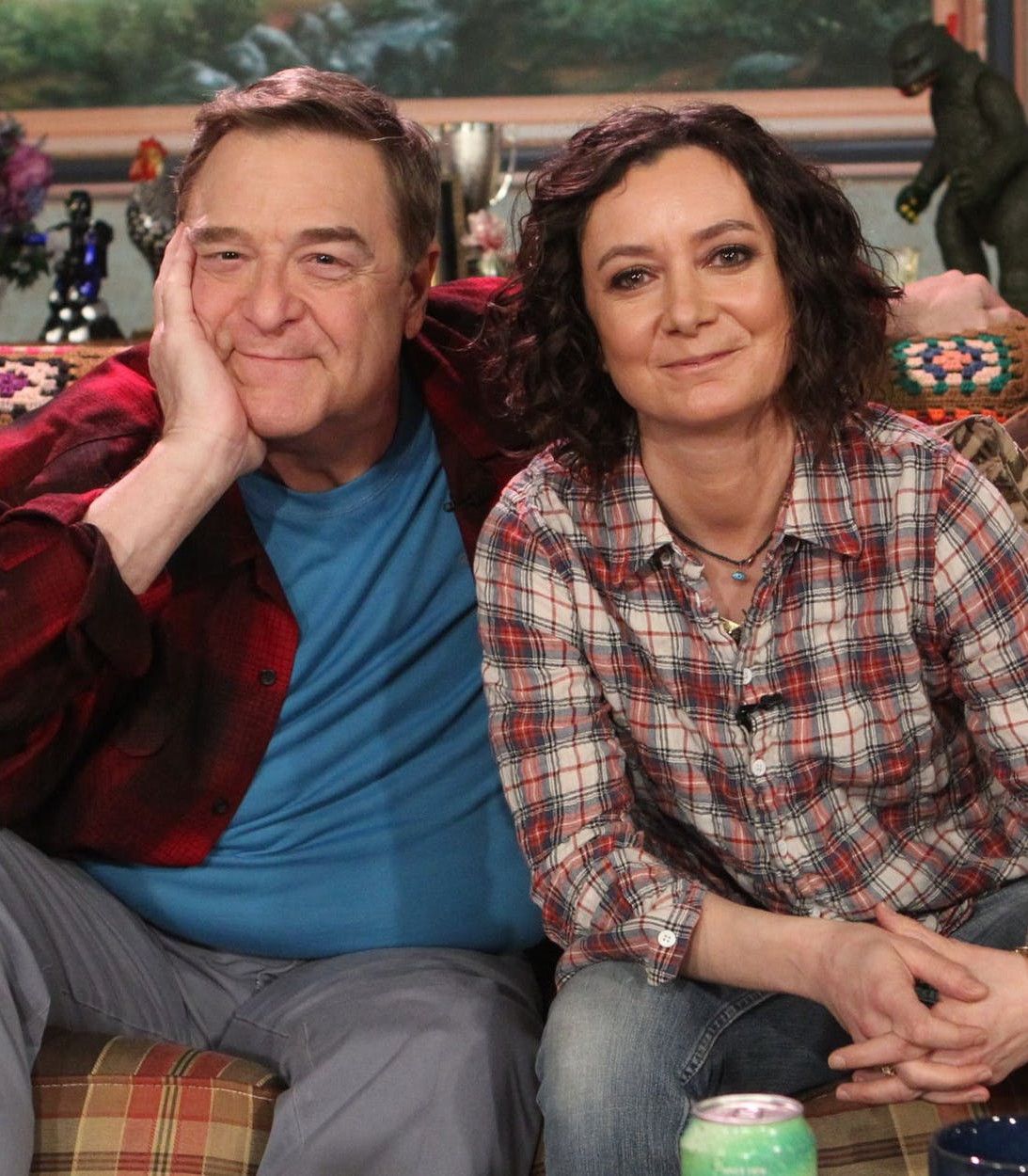 John-Goodman-And-Sara-Gilbert-in-The-Conners-TLDR-Vertical