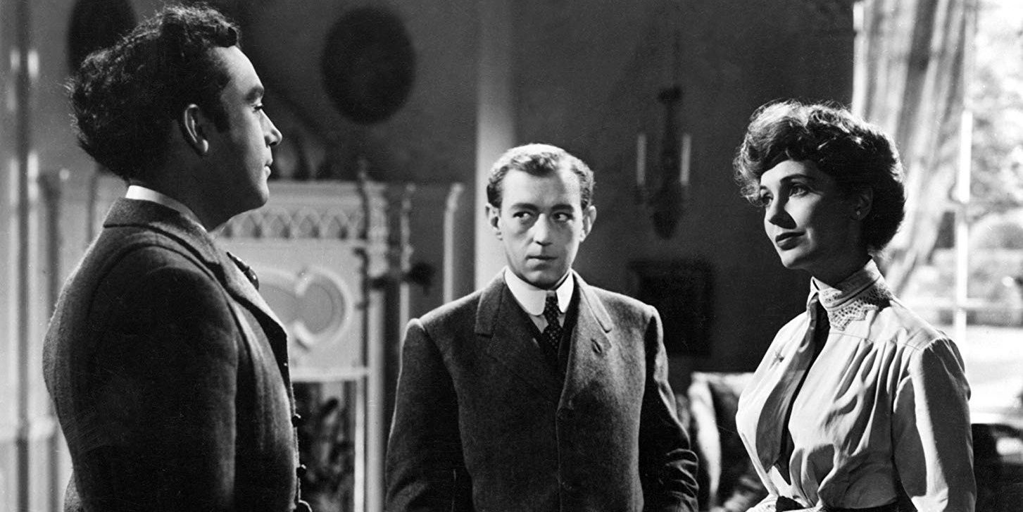 An aristocrat plots to take down 8 associates of the royal family in Kind Hearts And Coronets 