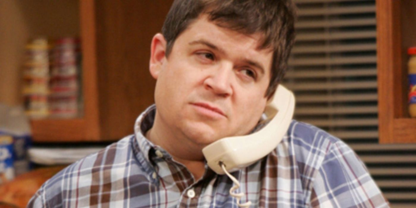 Spence (Patton Oswalt) on the phone in King of Queens