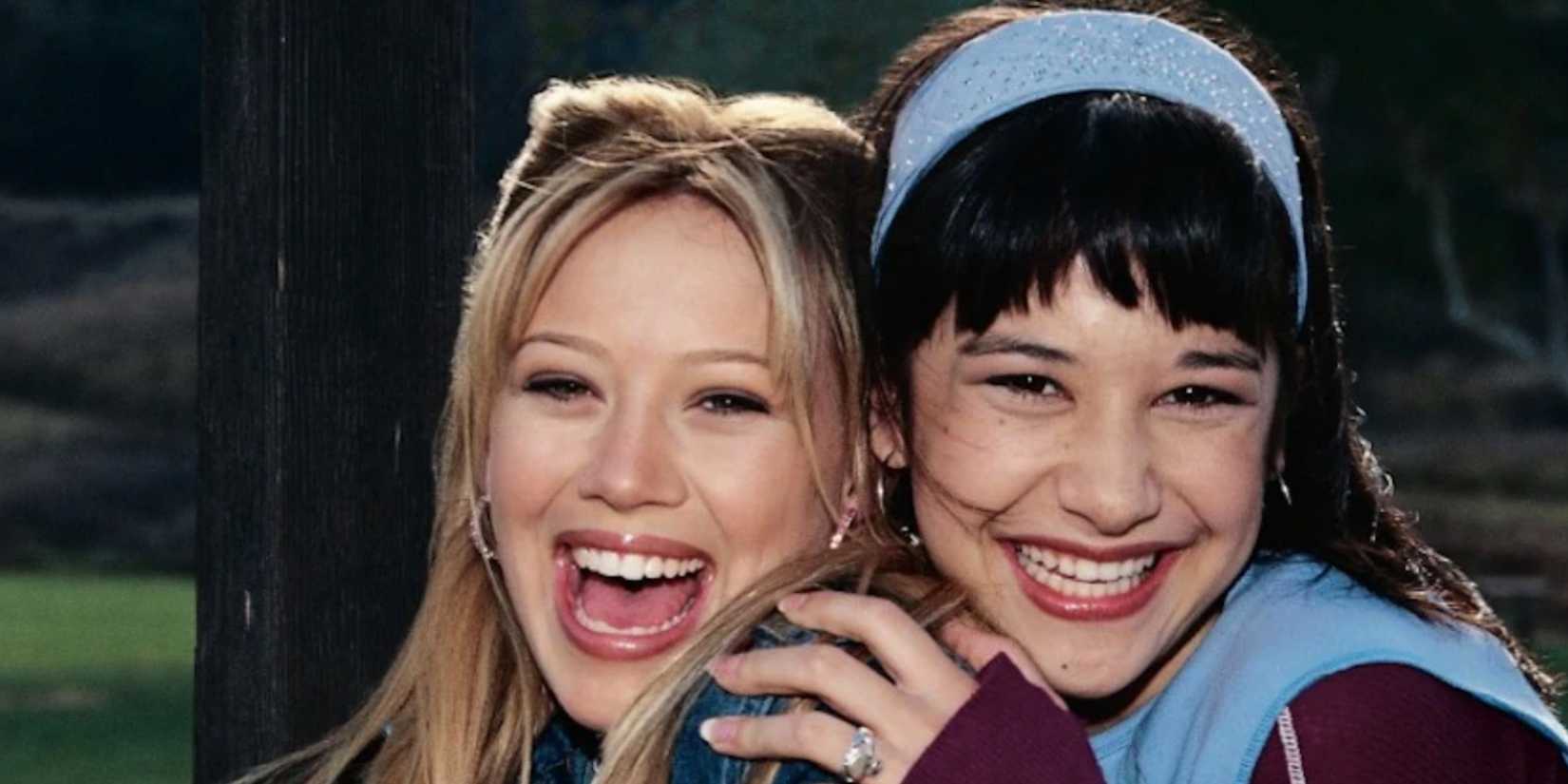 Lizzie And Miranda smiling in Lizzie McGuire