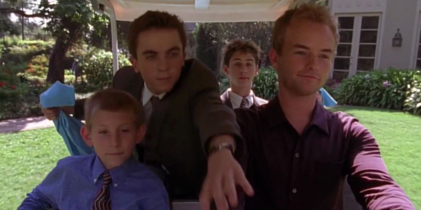 The Wilkerson brothers on a golf cart in Malcolm In The Middle Family Reunion S4E03