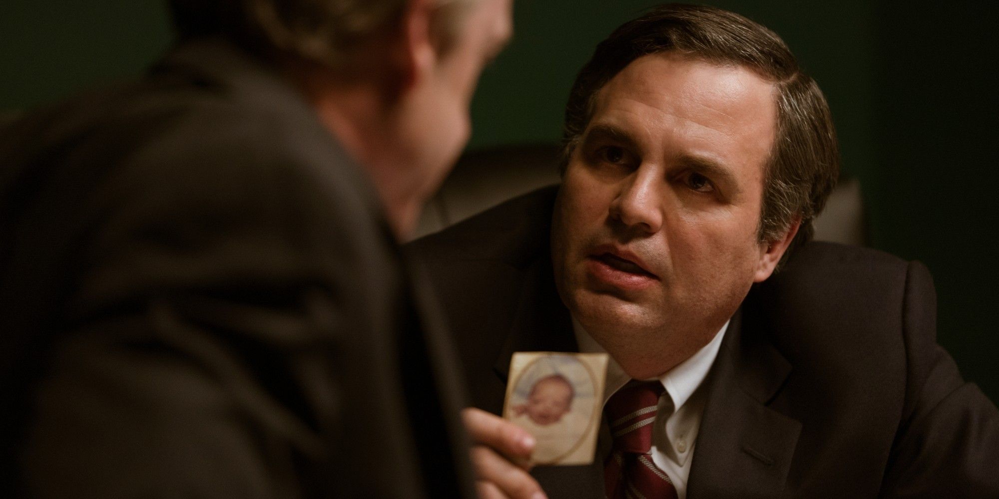 Mark Ruffalo's lawyer character conducts an investigation in Dark Waters