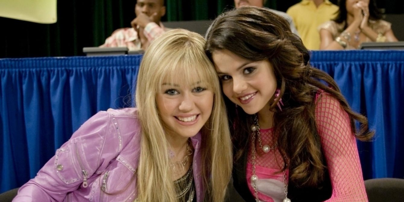 Miley Cyrus And Selena Gomez As Hannah Montana And Mikayla
