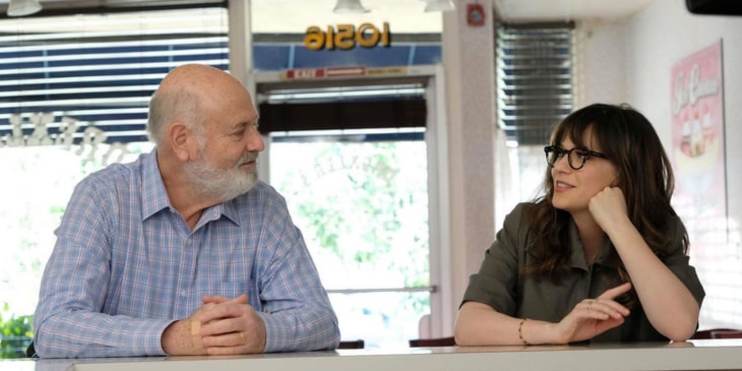 Jess and her father talk at a diner in the New Girl episode San Diego S6E21