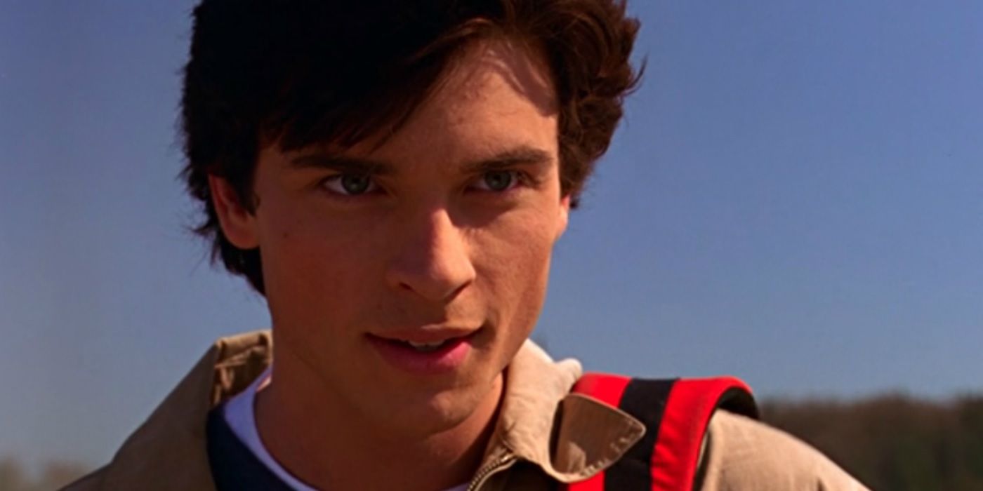 Clark Kent smiling in the Smallville Pilot