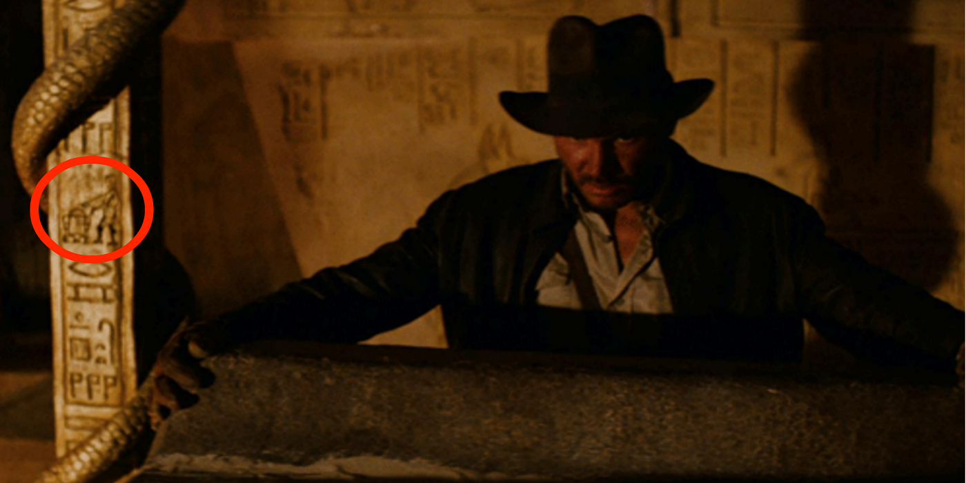 R2 D2 and C-3PO in Indiana Jones Raiders of the Lost Ark