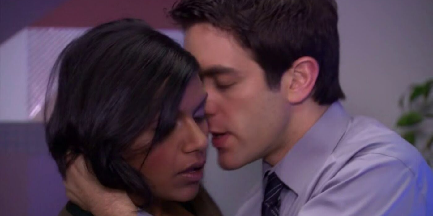 Ryan and Kelly kissing awkwardly on The Office.