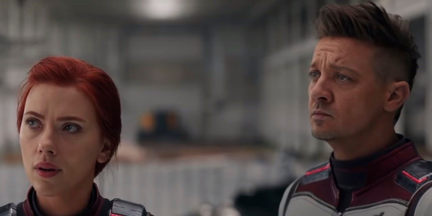 Hawkeye and Black Widow in their quantum suits in Avengers: Endgame