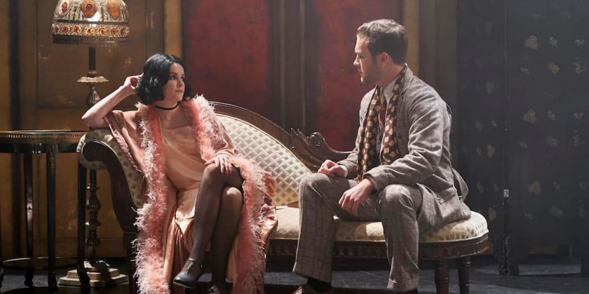 Stevie and a co-star starring in Cabaret on Schitt&rsquo;s Creek