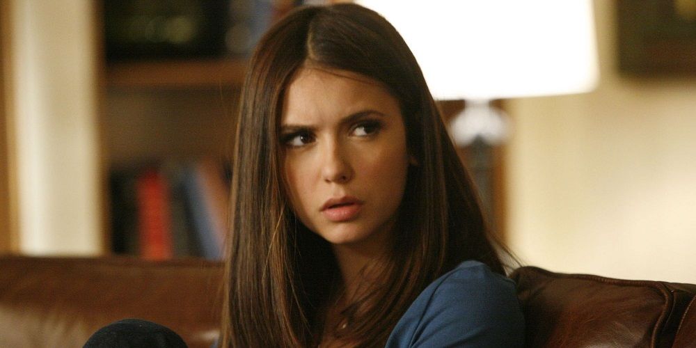 Elena looking serious in TVD