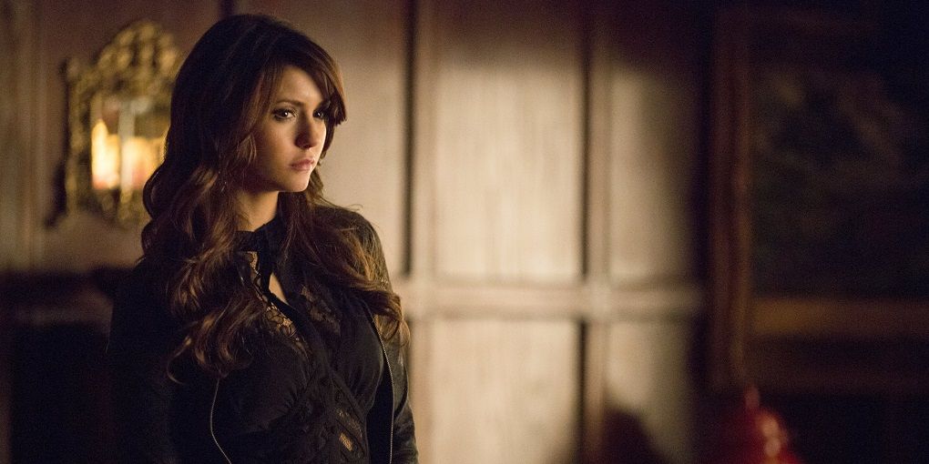 Elena wearing all black in Salvatore boarding house