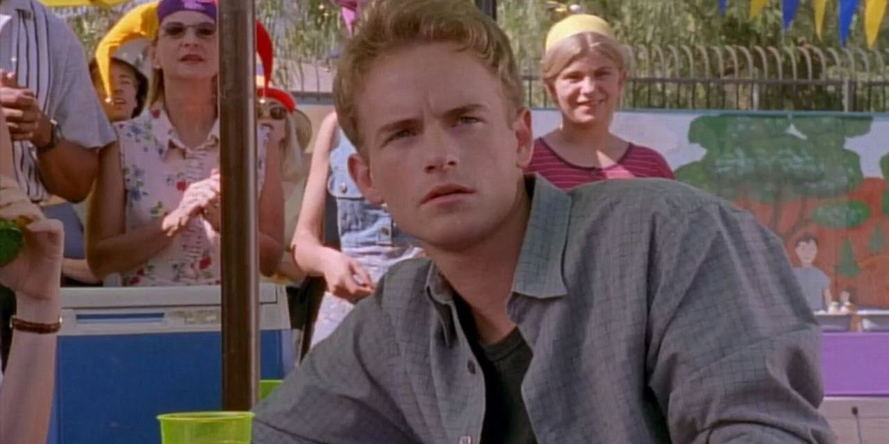 Francisco parece pensativo em Malcolm in the Middle