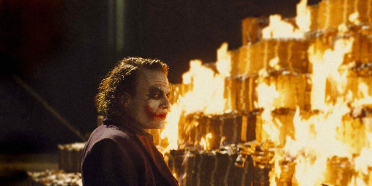 7 Reasons Why Joaquin Phoenix Is The Best Joker (& 7 Why It Will Always Be Heath Ledger)