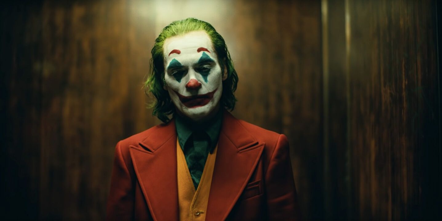 Joker 10 Moments That Tie The Film To The Batman Universe