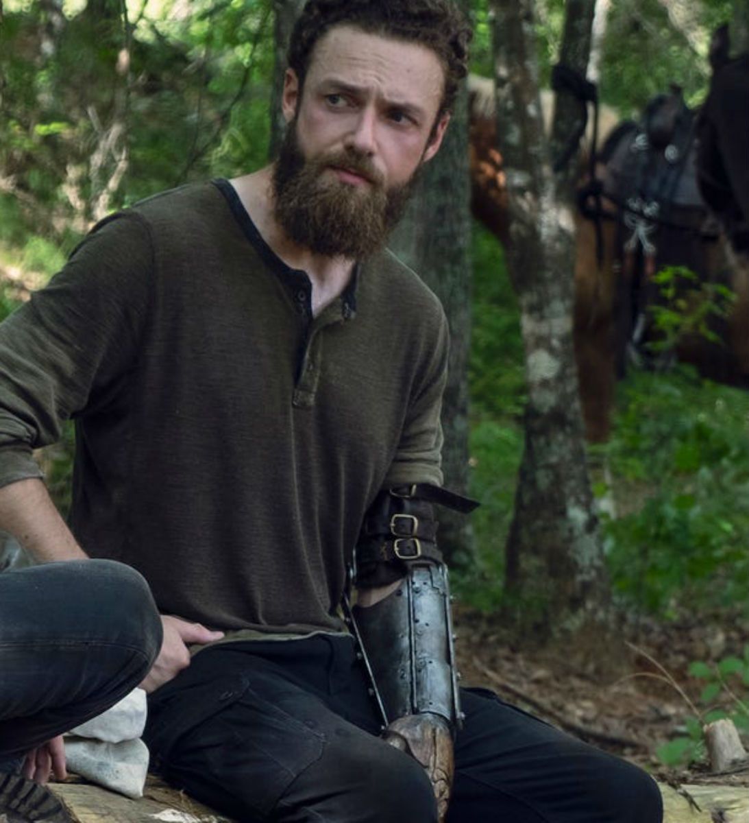 Aaron with a metal arm in The Walking Dead season 9 VERTICAL
