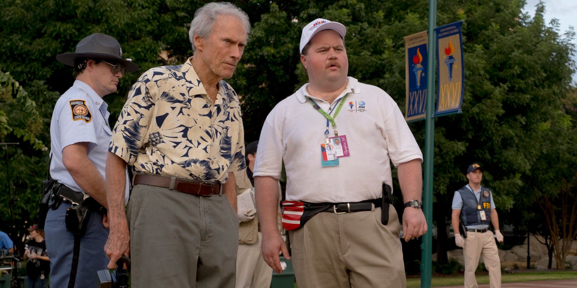 Clint Eastwood and Paul Walter Hauser on the Richard Jewell set