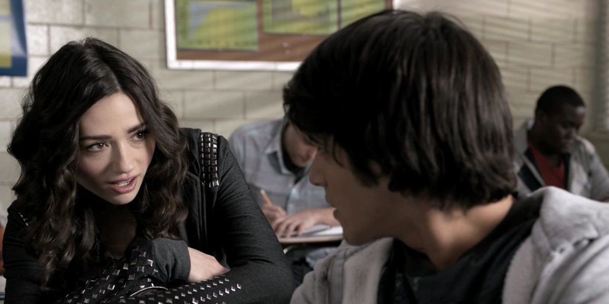 Allison talking to Scott in Teen Wolf.