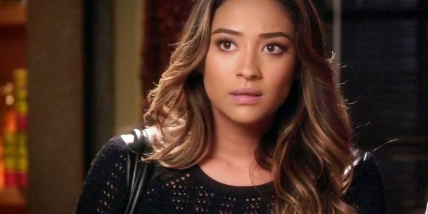Emily Fields looking concerned in Pretty Little Liars
