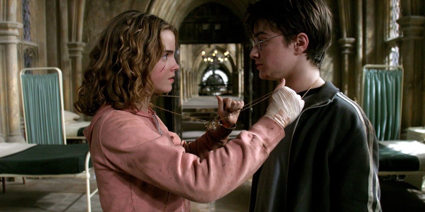 Harry Potter and Hermione Granger about to use the Time Turner in Prisoner of Azkaban