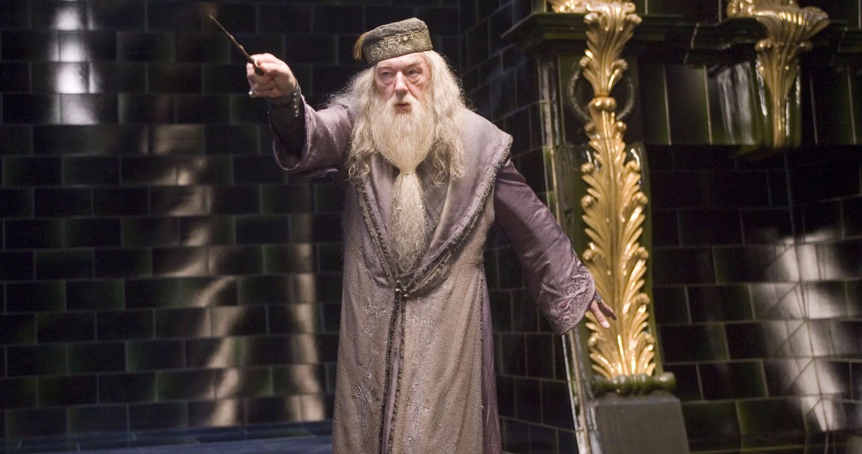 Harry Potter 5 Times Dumbledore Actually Helped Harry Defeat Voldemort (& 5 He Accidentally Hindered Him)