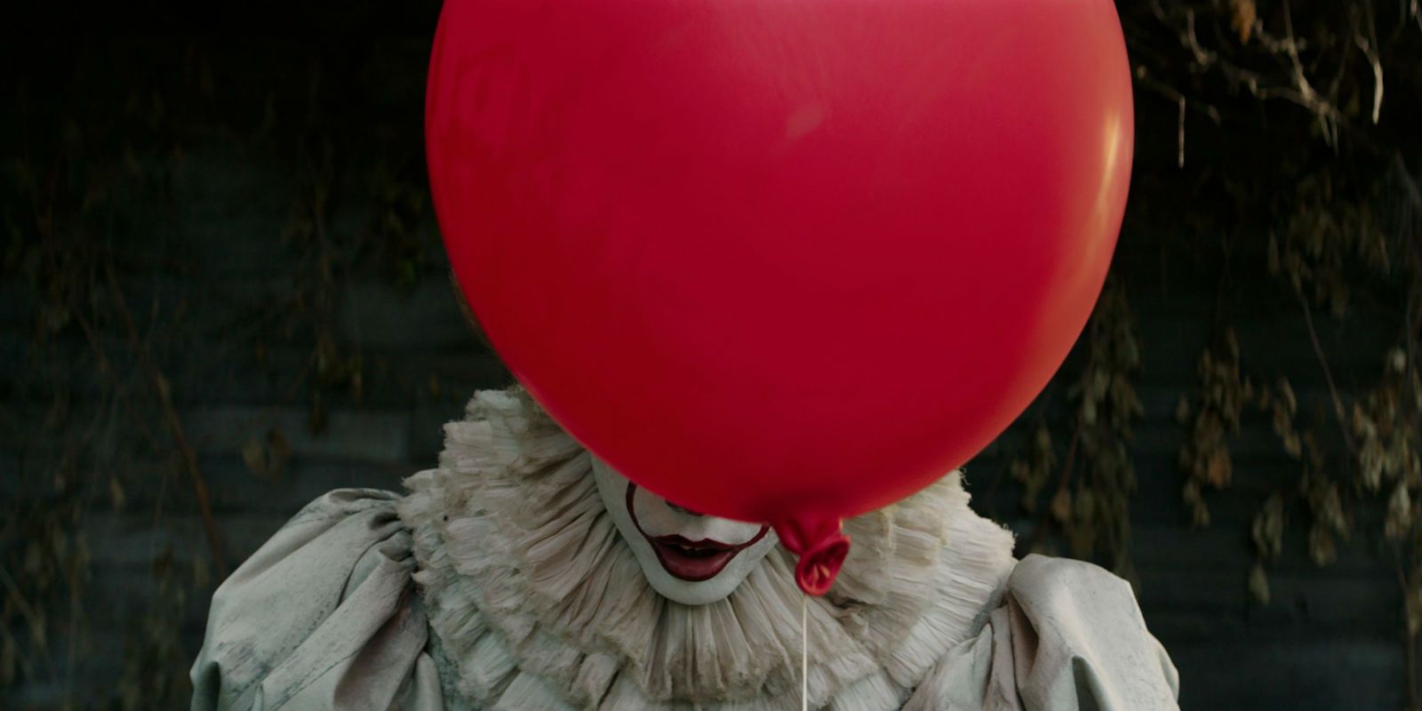 IT Pennywise With Balloon