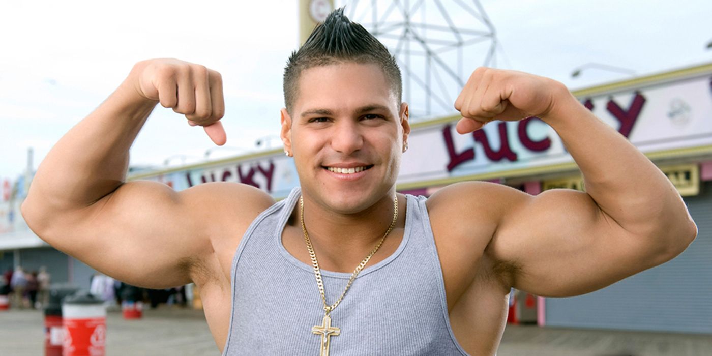 Jersey Shore's Ronnie flexing his arms