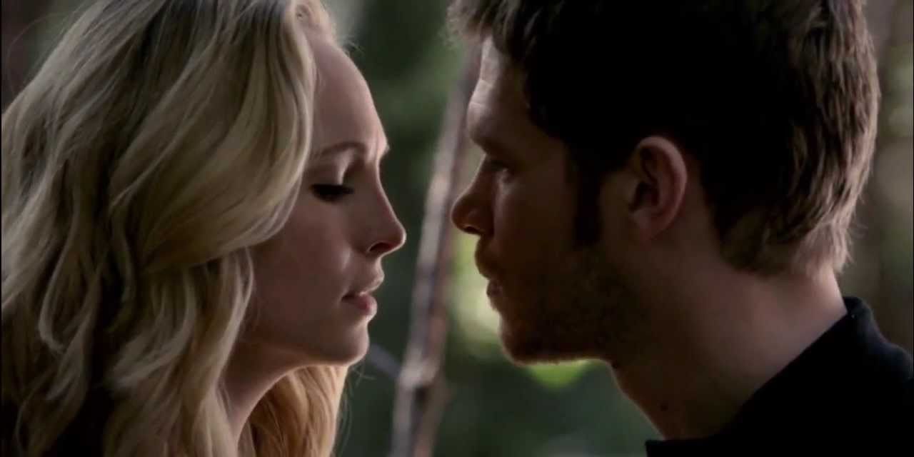 Klaus and Caroline get close in The Vampire Diaries