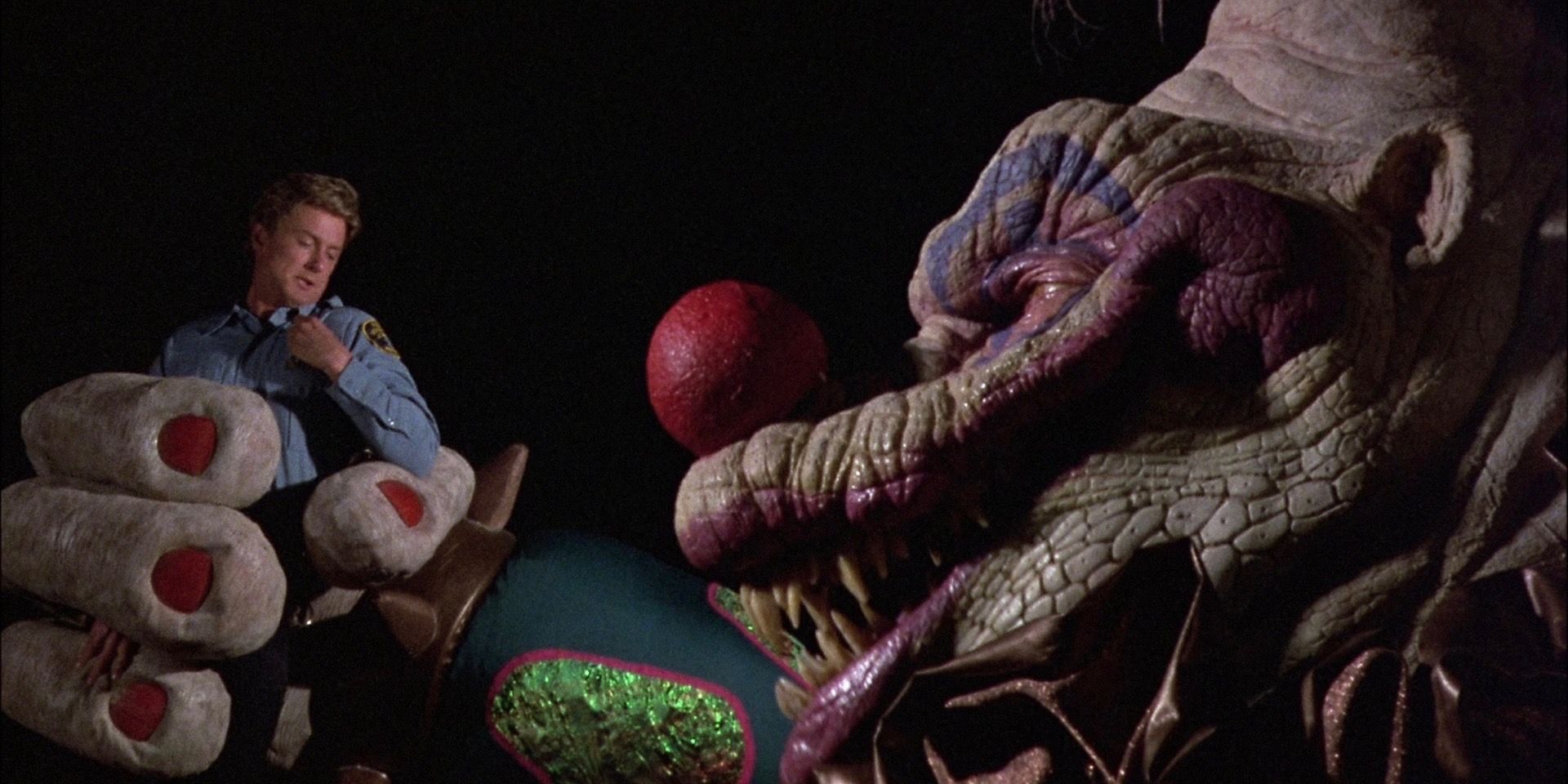 5 Ways Killer Klowns From Outer Space Is The Worst Thing Ever (& 5 Redeeming Features)