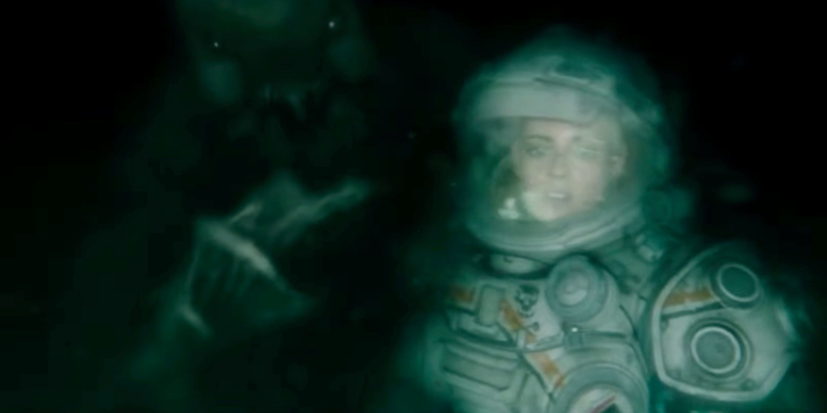 Kristen Stewart and Creature in Underwater