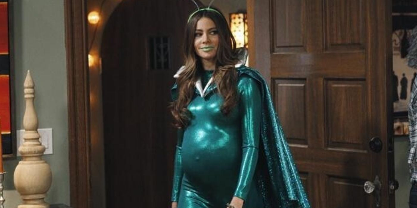 Modern Family - Gloria dressed in a alien costume